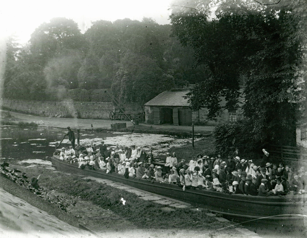 1912 Scow carrying Sunday school picnic